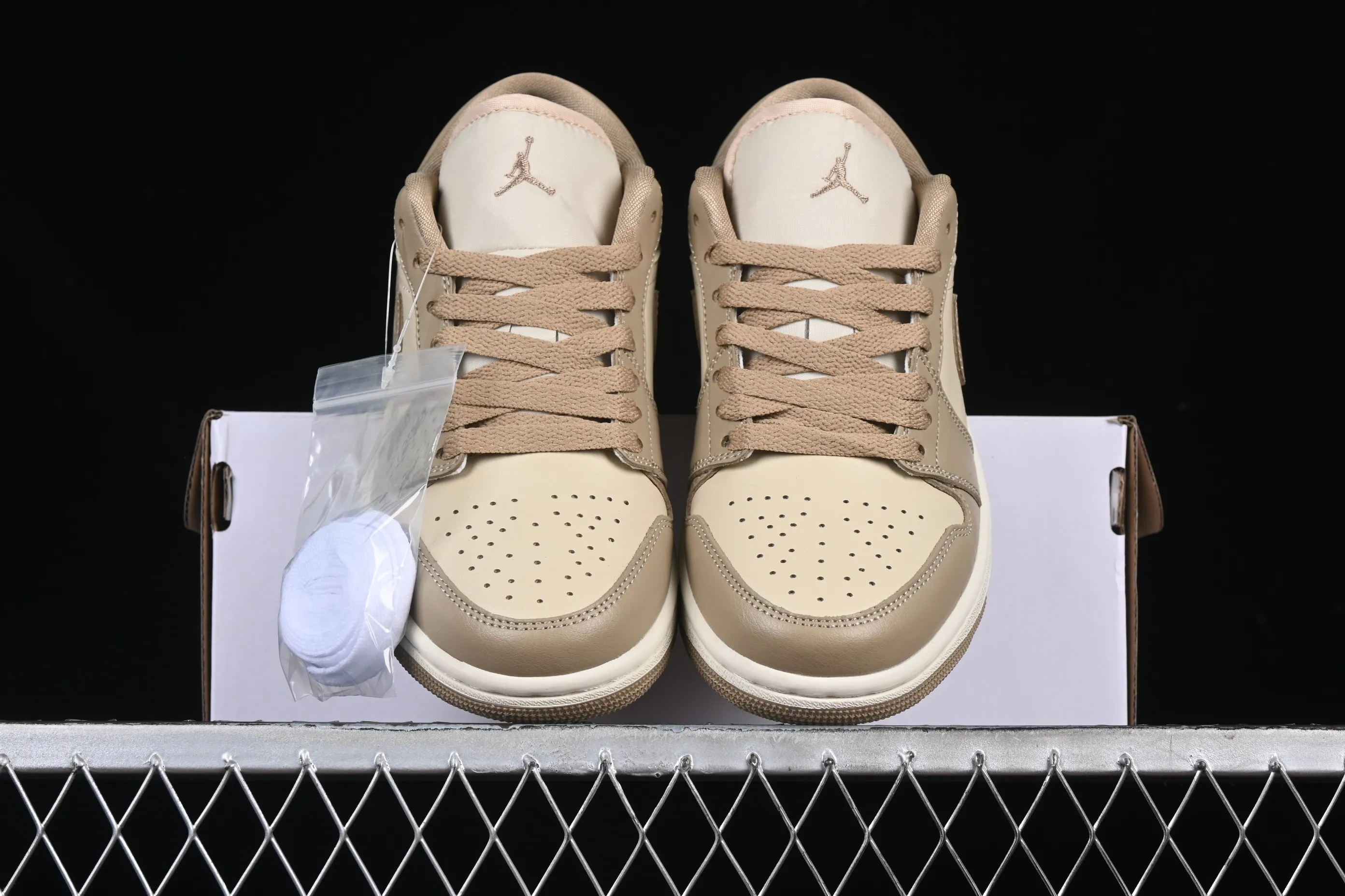 All categories Air Jordan Jordan series basketball shoes Air Jordan 1 Low Air Jordan 1 Low AJ1 Joe 1 wheat ear color low-top cultural casual sneakers DC0774-203